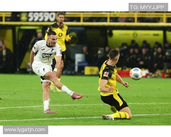 德甲精彩对决多特蒙德5-0战胜曼联神扑与十大进球引爆全场热情