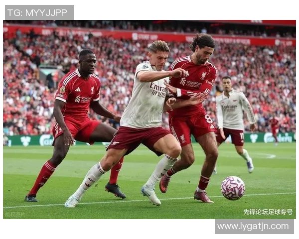 欧联杯激战：拜仁狂胜阿森纳五球大捷补时进球点燃全场激情