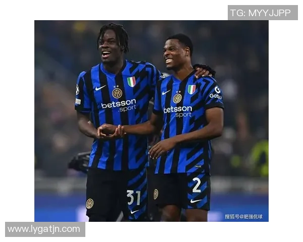 英超激战莱比锡与国米战成平局双方精彩表现引发全场热烈反响