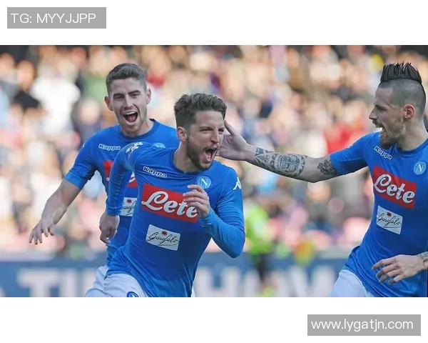 意甲激战:AC米兰险胜那不勒斯红牌事件引发全场热议 意甲激战:AC米兰险胜那不勒斯红牌事件引发全场热议