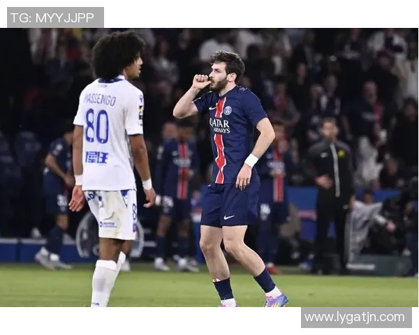 欧联杯激战巴黎圣日耳曼险胜AC米兰点球大战成决胜关键