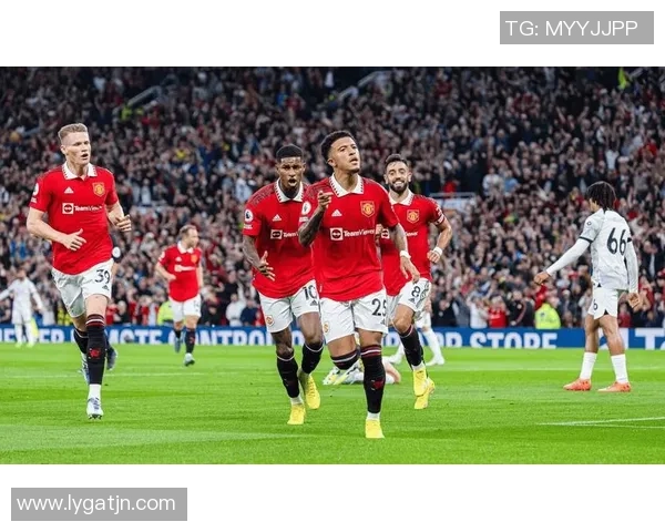 欧冠精彩对决曼联大胜那不勒斯红牌事件引发全场热议 欧冠精彩对决曼联大胜那不勒斯红牌事件引发全场热议