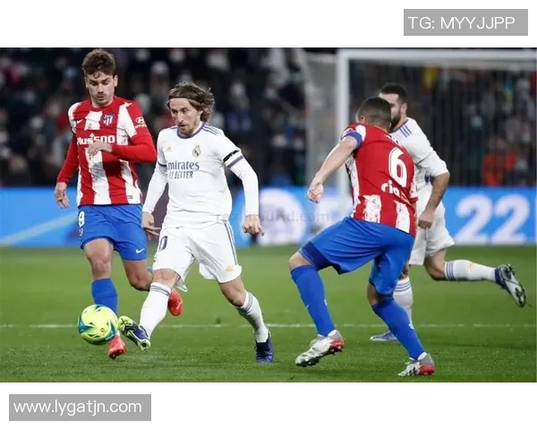 马德里竞技友谊赛大胜那不勒斯四球狂胜引发全场热烈反响