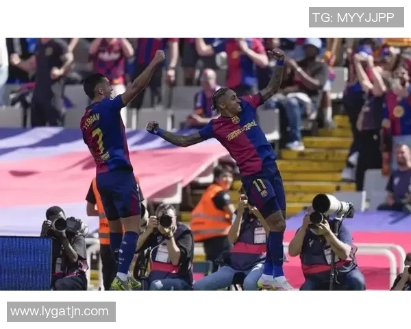 英超历史冷门:里昂逆转巴萨上演惊天大逆转引爆全场热议 英超历史冷门:里昂逆转巴萨上演惊天大逆转引爆全场热议